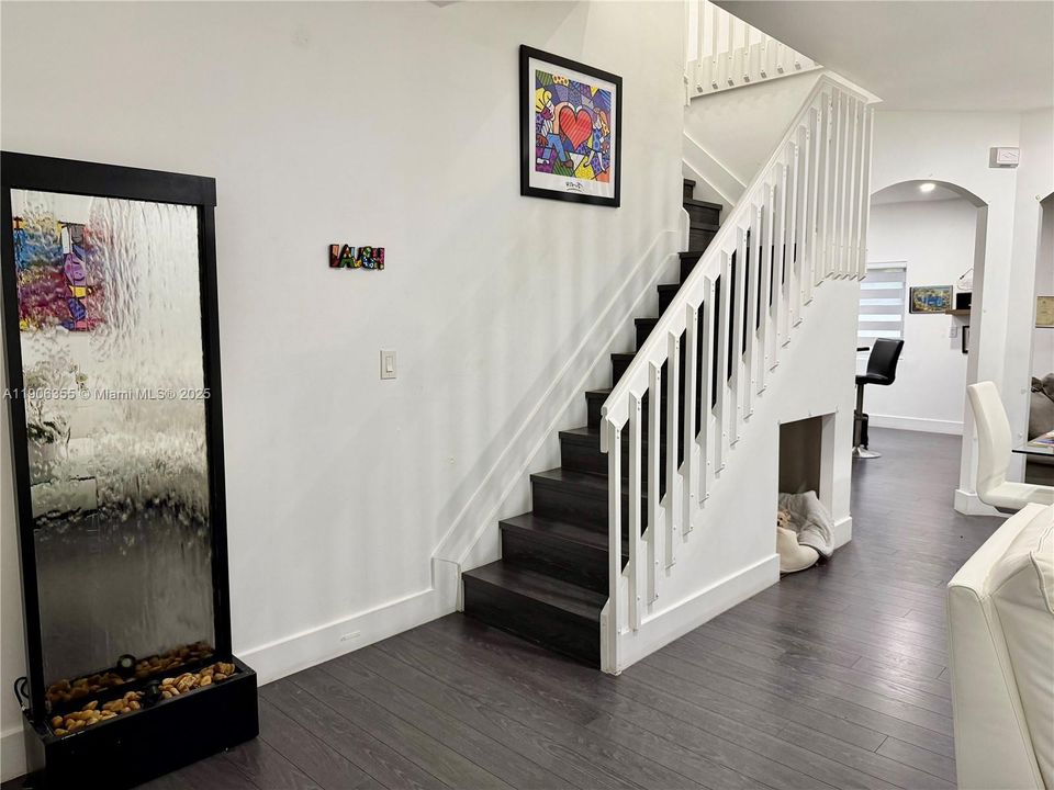 Под контрактом: $469,000 (3 спален, 2 ванн, 1462 Квадратных фут)