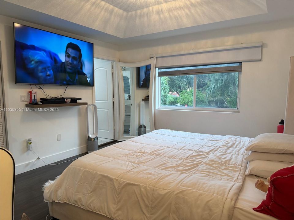 Под контрактом: $469,000 (3 спален, 2 ванн, 1462 Квадратных фут)