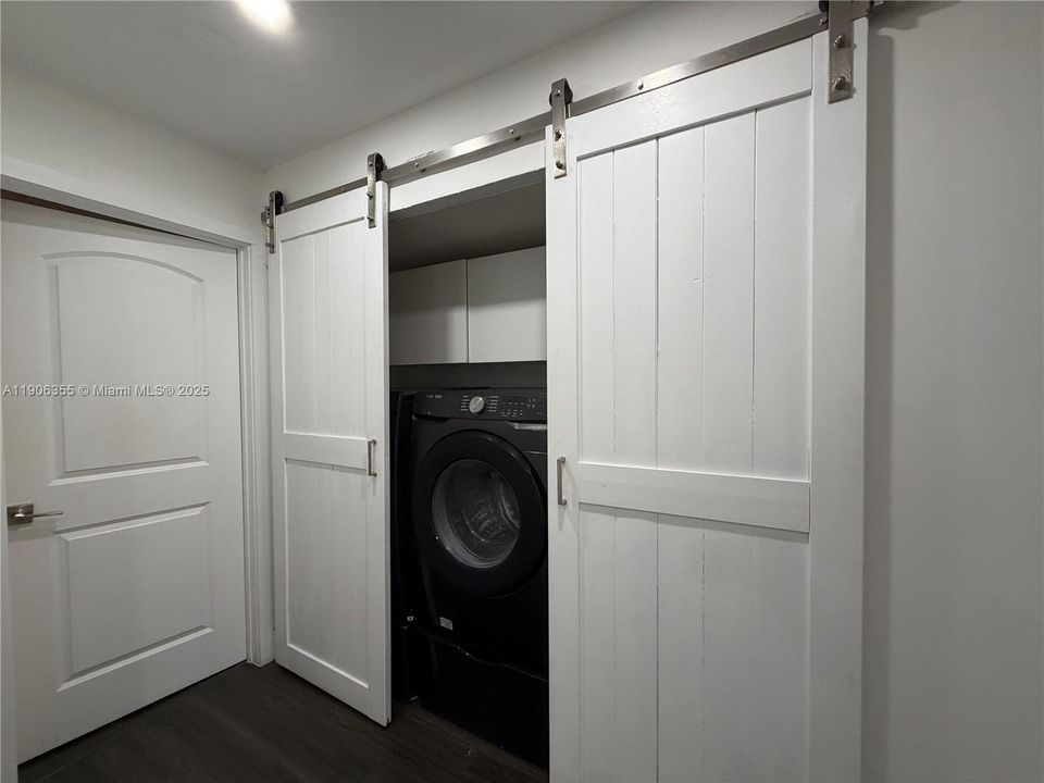 Под контрактом: $469,000 (3 спален, 2 ванн, 1462 Квадратных фут)