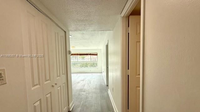 Active With Contract: $1,900 (1 beds, 1 baths, 700 Square Feet)