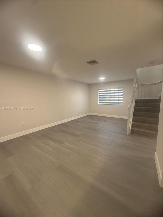 出租: $2,750 (3 贝兹, 2 浴室, 1180 平方英尺)