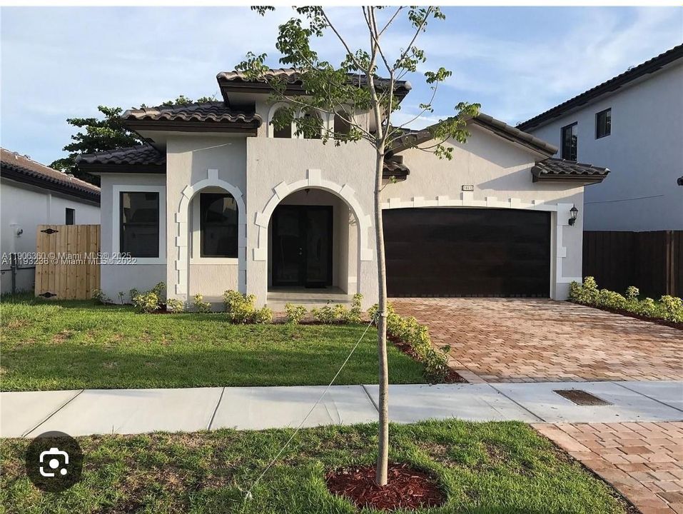 Недавно арендовано: $4,100 (4 спален, 3 ванн, 2213 Квадратных фут)