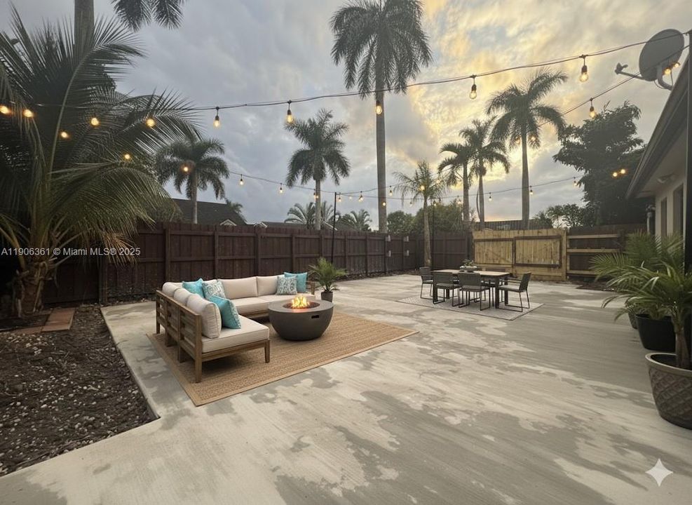 合同活跃: $720,000 (4 贝兹, 2 浴室, 1821 平方英尺)