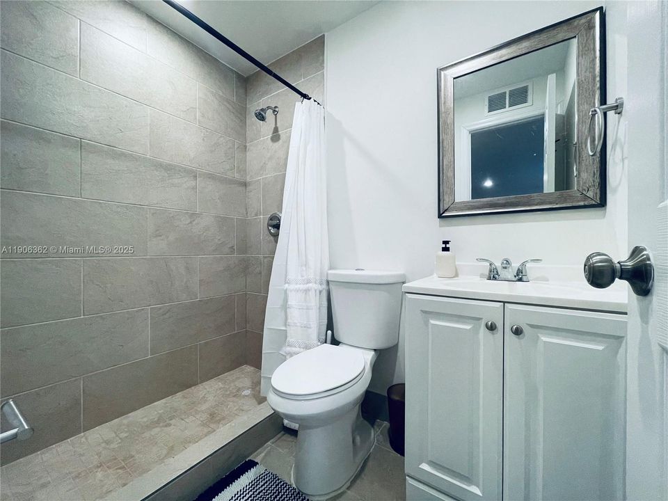 For Rent: $2,100 (0 beds, 1 baths, 300 Square Feet)