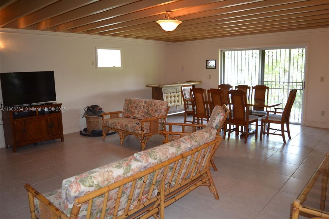 最近租的: $3,500 (4 贝兹, 3 浴室, 2097 平方英尺)