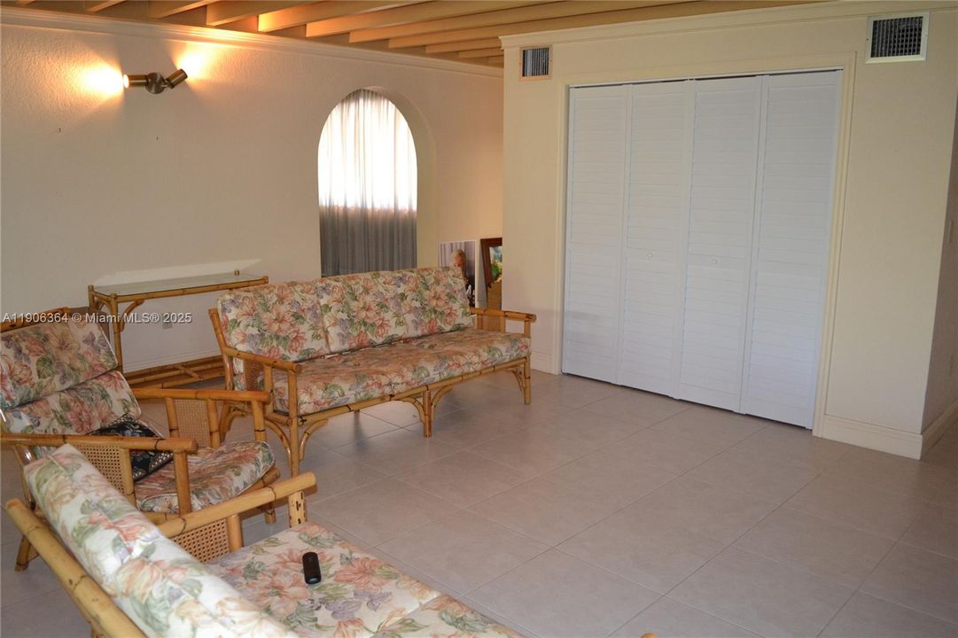 最近租的: $3,500 (4 贝兹, 3 浴室, 2097 平方英尺)