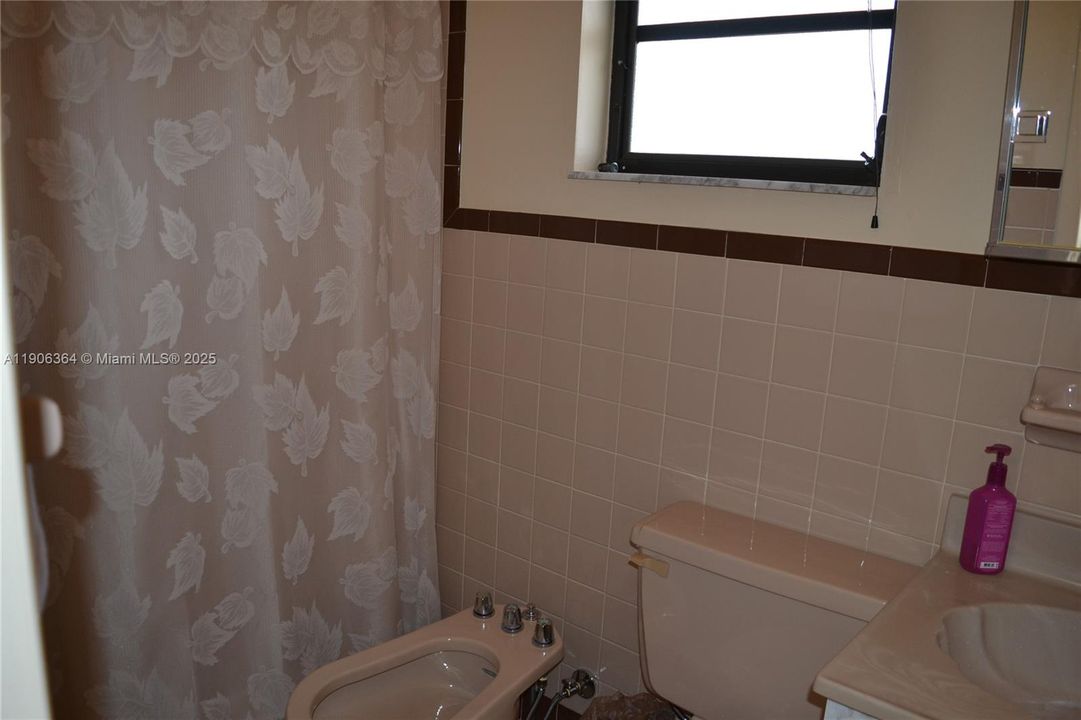 最近租的: $3,500 (4 贝兹, 3 浴室, 2097 平方英尺)