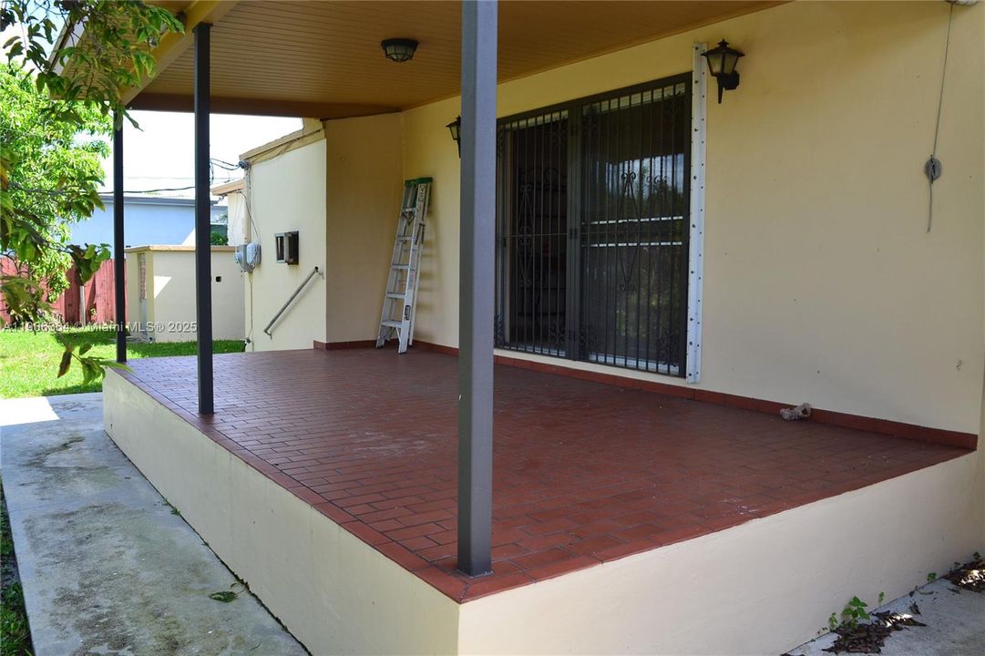 最近租的: $3,500 (4 贝兹, 3 浴室, 2097 平方英尺)