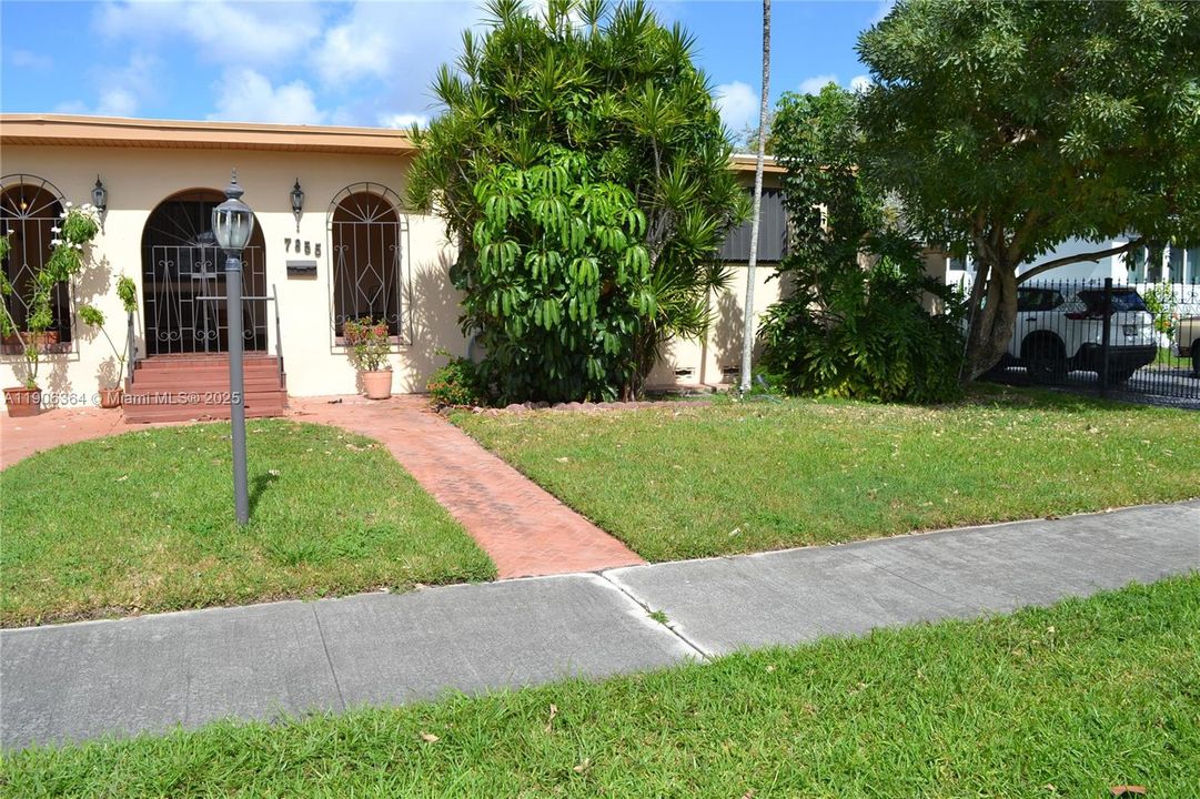 最近租的: $3,500 (4 贝兹, 3 浴室, 2097 平方英尺)