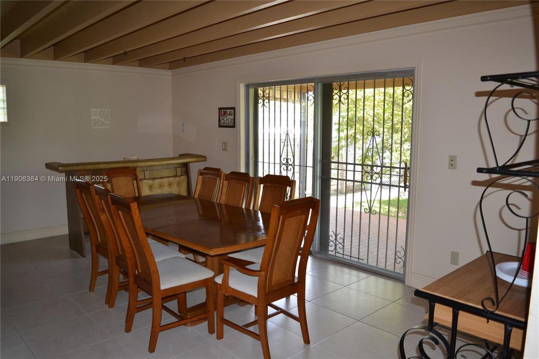 最近租的: $3,500 (4 贝兹, 3 浴室, 2097 平方英尺)