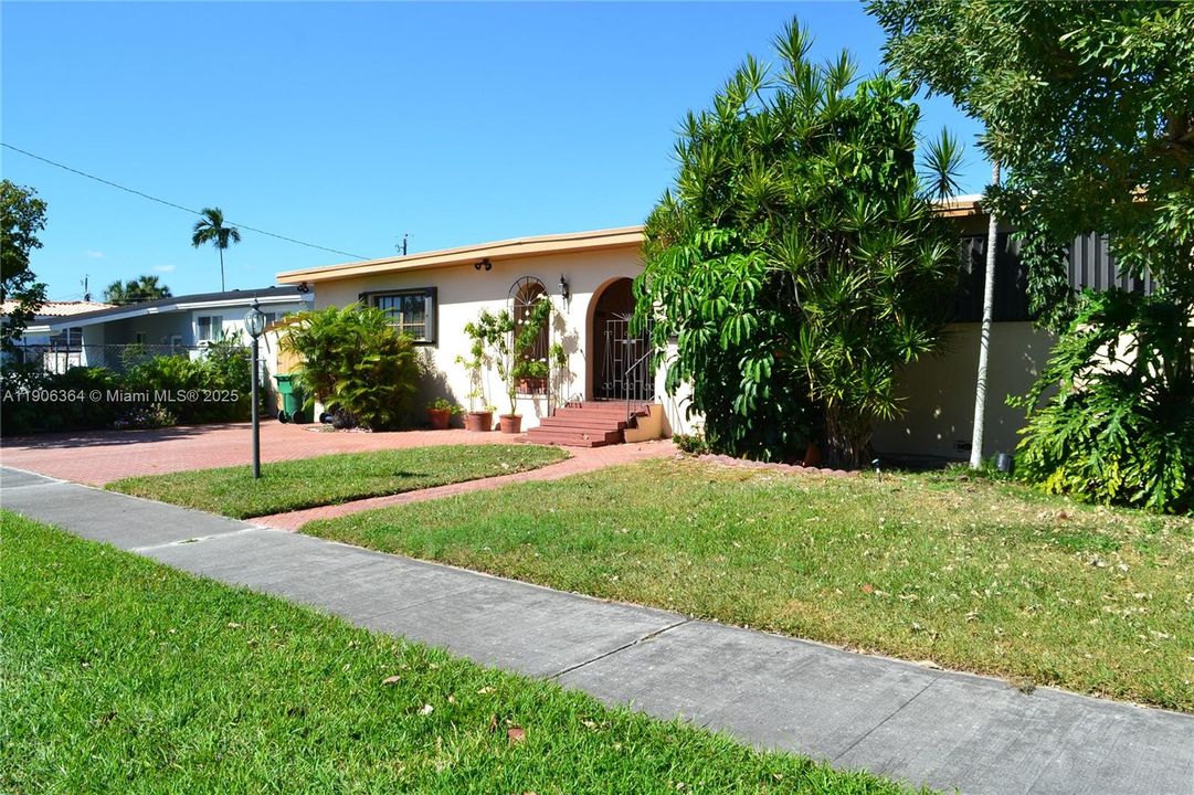 最近租的: $3,500 (4 贝兹, 3 浴室, 2097 平方英尺)