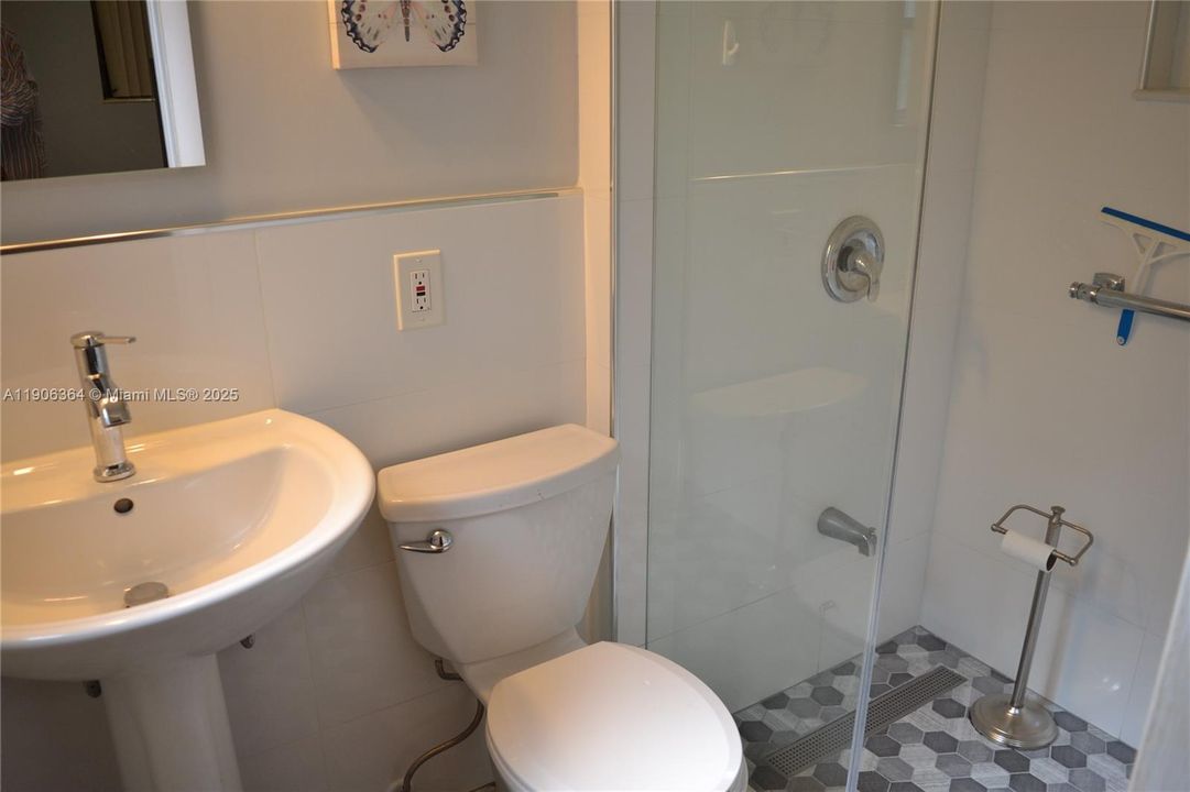 最近租的: $3,500 (4 贝兹, 3 浴室, 2097 平方英尺)