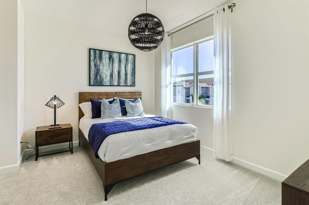 PBH_VerandaLanding_Honey_Pic_Bed3_F2