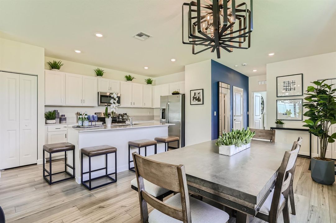 PBH_VerandaLanding_Honey_Pic_Kitchen_Din