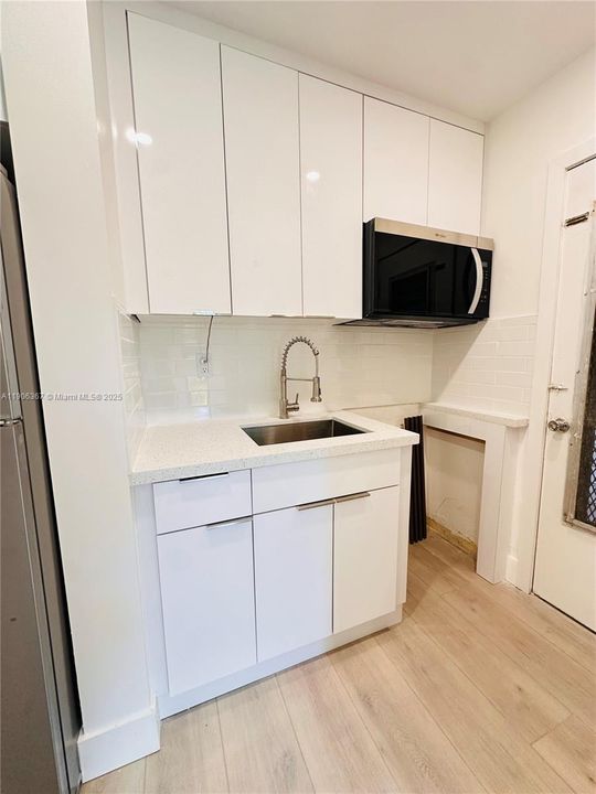 出租: $2,000 (1 贝兹, 1 浴室, 0 平方英尺)