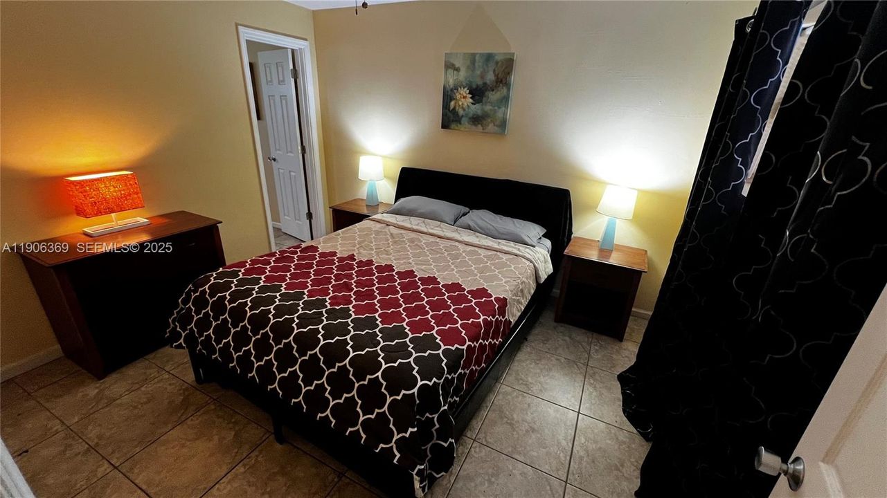 For Rent: $1,900 (1 beds, 1 baths, 750 Square Feet)