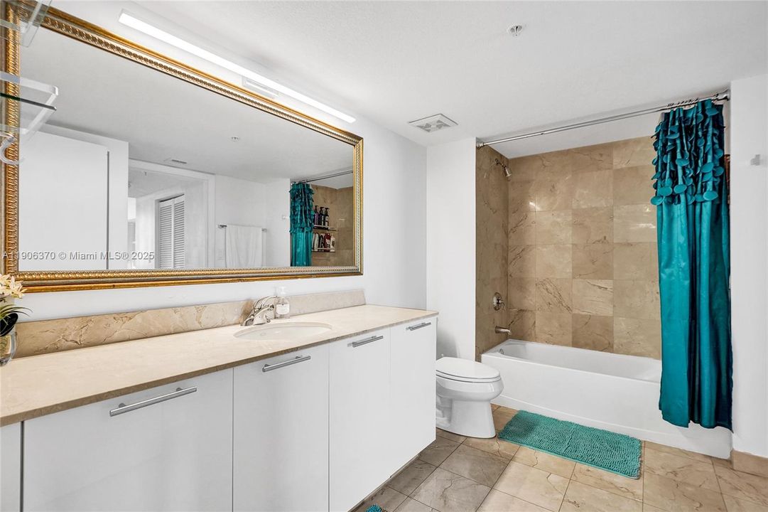 待售: $800,000 (2 贝兹, 2 浴室, 1222 平方英尺)