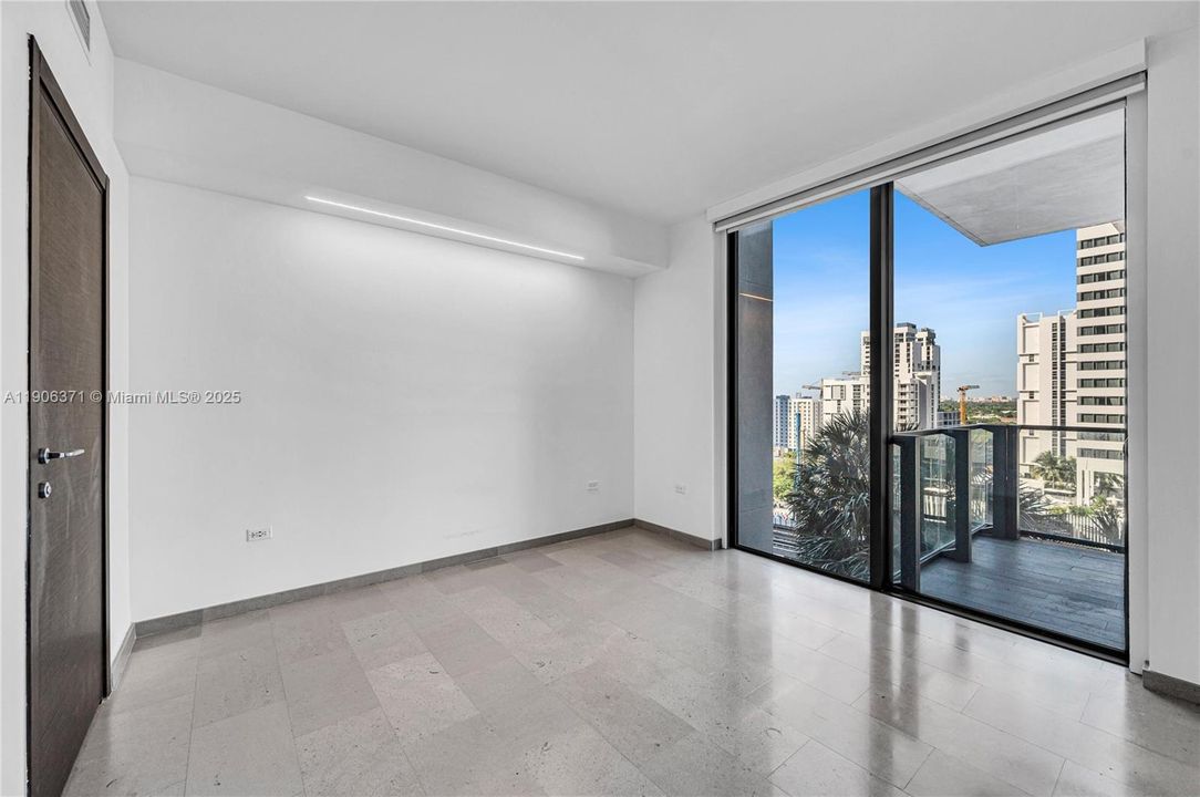 出租: $9,000 (3 贝兹, 3 浴室, 1898 平方英尺)