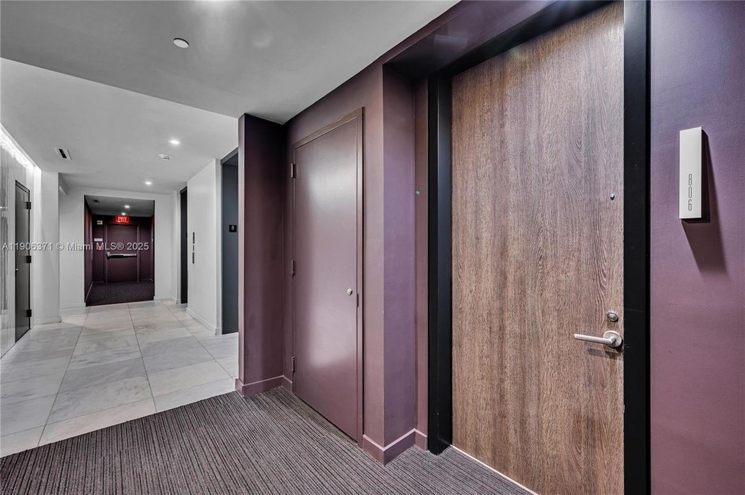 出租: $9,000 (3 贝兹, 3 浴室, 1898 平方英尺)