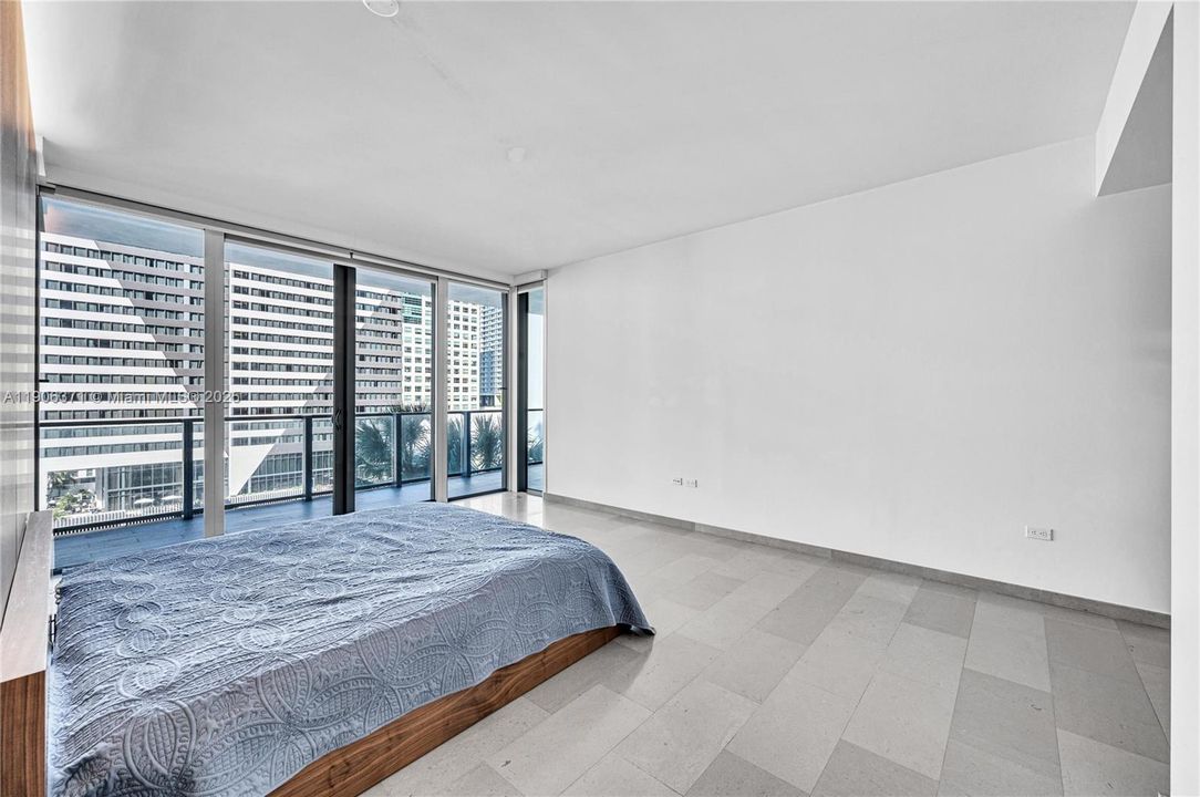 出租: $9,000 (3 贝兹, 3 浴室, 1898 平方英尺)