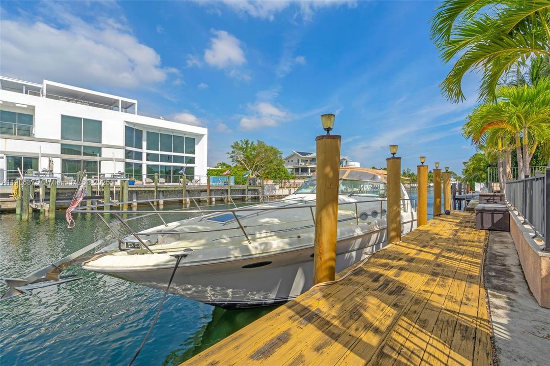 На продажу: $5,900,000 (5 спален, 6 ванн, 4919 Квадратных фут)