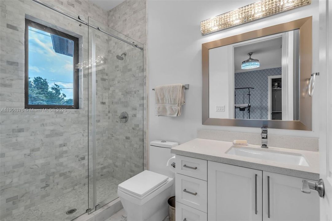 На продажу: $5,900,000 (5 спален, 6 ванн, 4919 Квадратных фут)