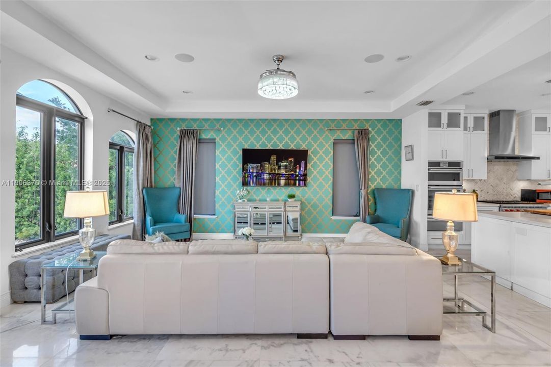 На продажу: $5,900,000 (5 спален, 6 ванн, 4919 Квадратных фут)