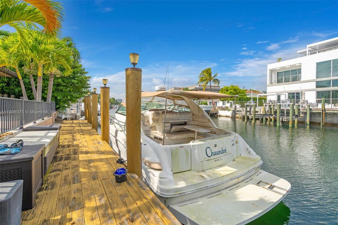 На продажу: $5,900,000 (5 спален, 6 ванн, 4919 Квадратных фут)