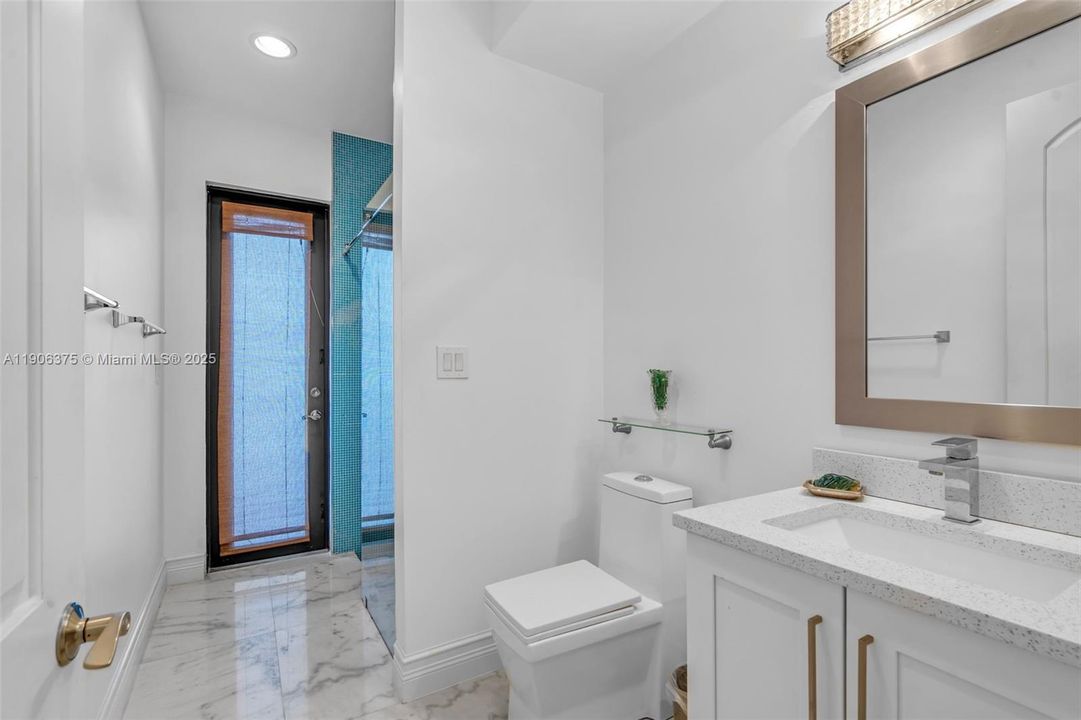 На продажу: $5,900,000 (5 спален, 6 ванн, 4919 Квадратных фут)