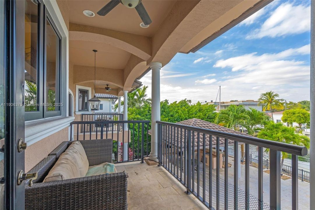 На продажу: $5,900,000 (5 спален, 6 ванн, 4919 Квадратных фут)