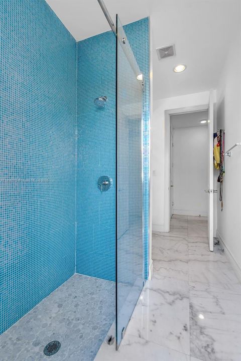 На продажу: $5,900,000 (5 спален, 6 ванн, 4919 Квадратных фут)