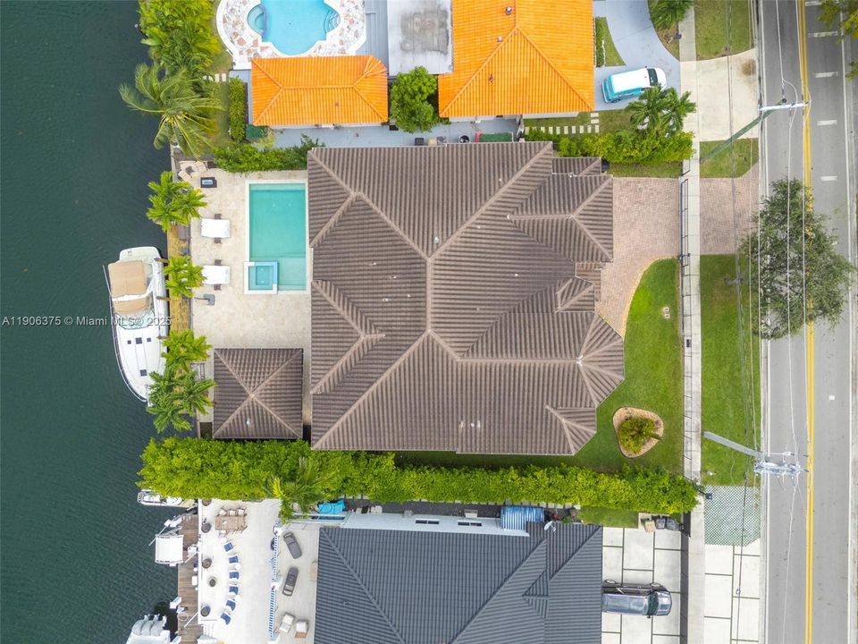 На продажу: $5,900,000 (5 спален, 6 ванн, 4919 Квадратных фут)