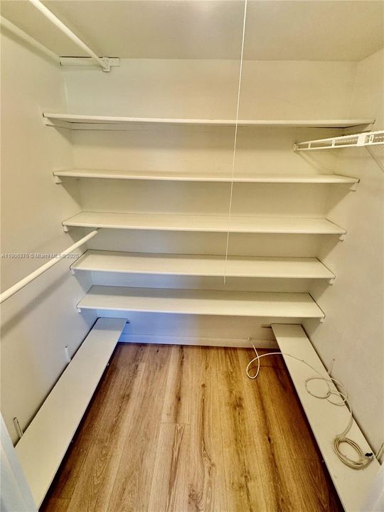 For Sale: $139,000 (2 beds, 2 baths, 990 Square Feet)