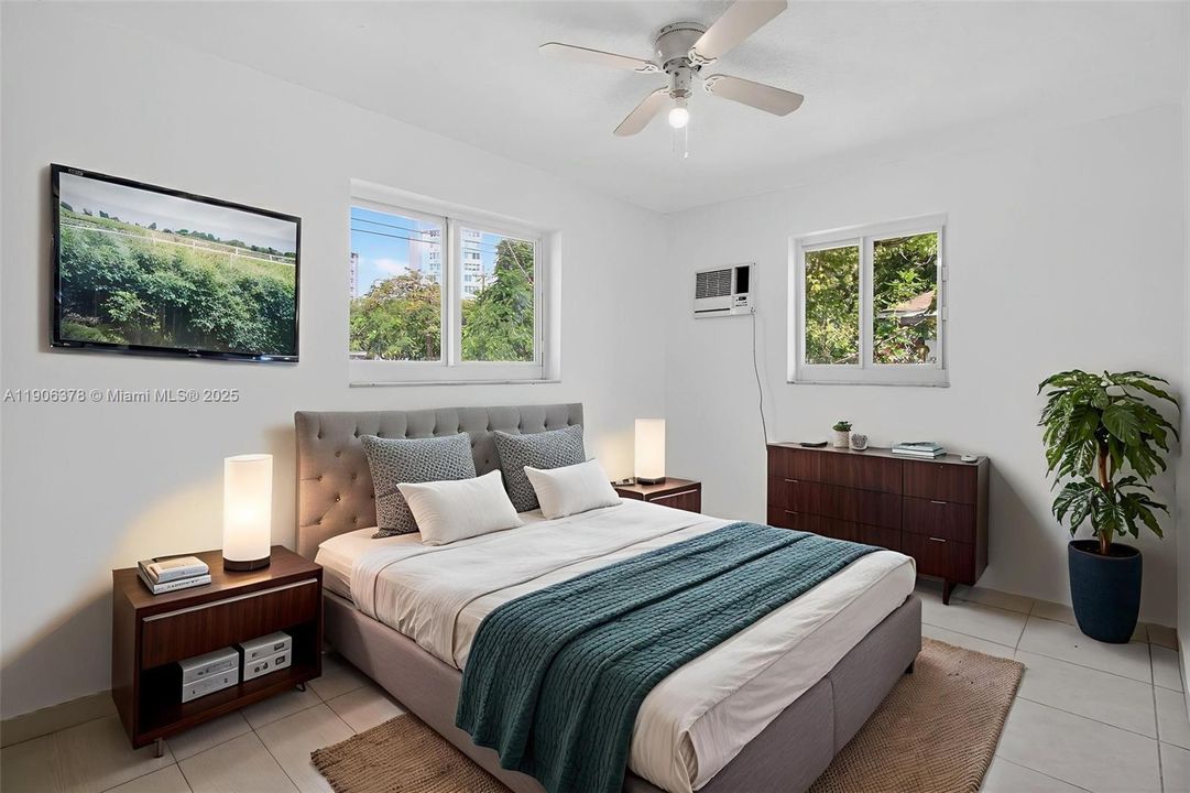 For Rent: $2,000 (2 beds, 1 baths, 750 Square Feet)