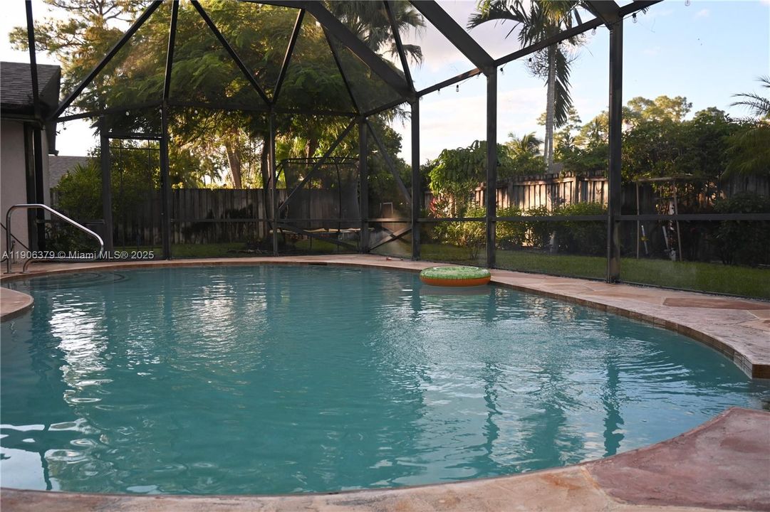 For Rent: $6,450 (4 beds, 2 baths, 2140 Square Feet)