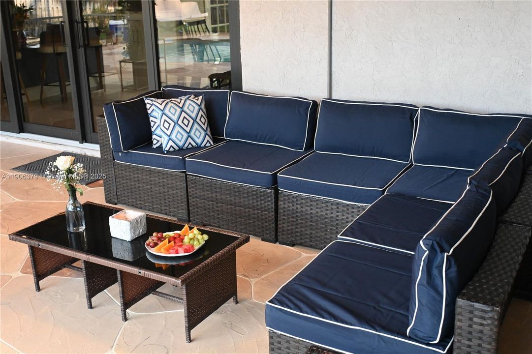 For Rent: $6,450 (4 beds, 2 baths, 2140 Square Feet)