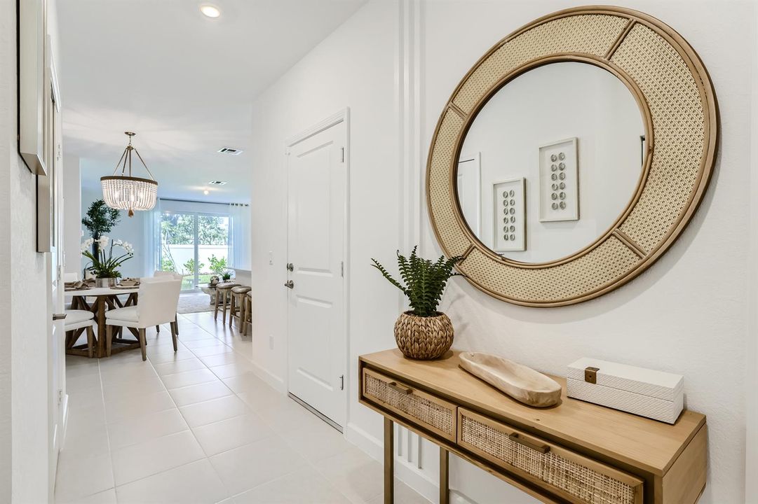 PBH_VerandaLanding_Cocco_Pic_Foyer_F1