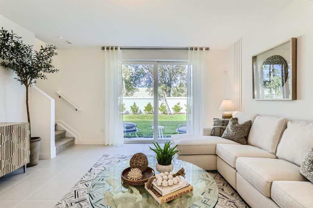 PBh_VerandaLanding_Cocco_Pic_Living_4of4