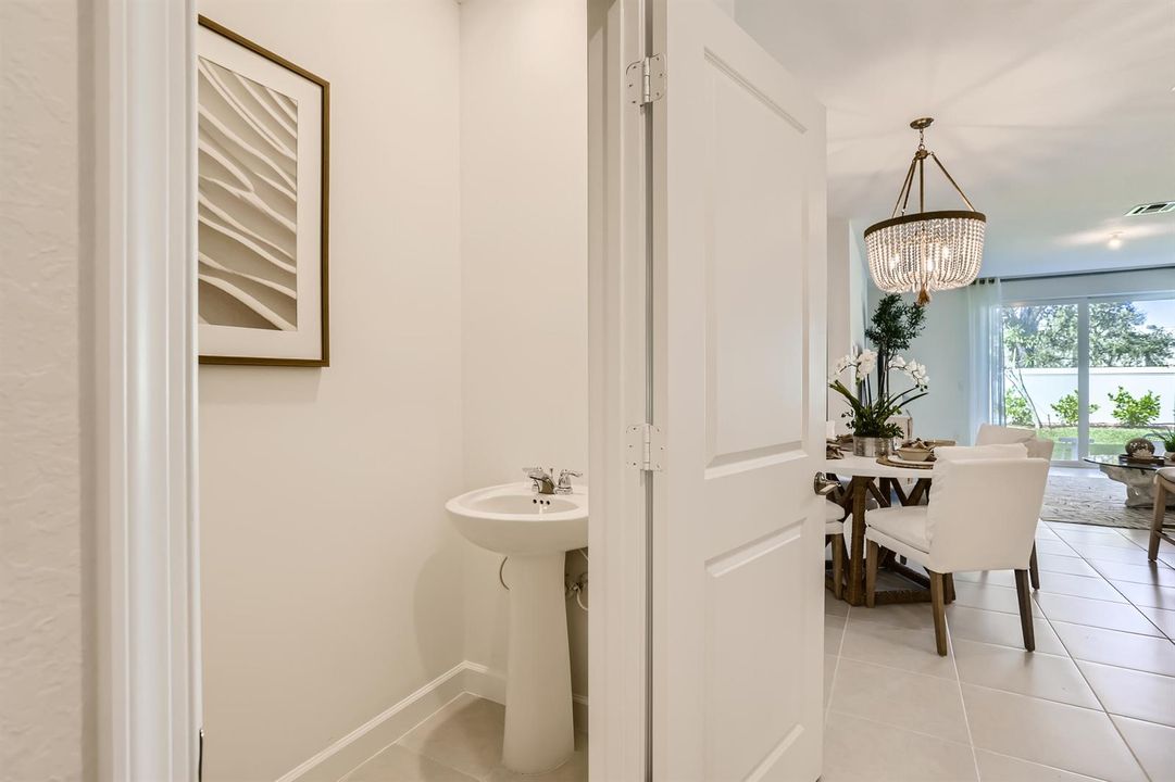 PBH_VerandaLanding_Cocco_Pic_HalfBath_F1