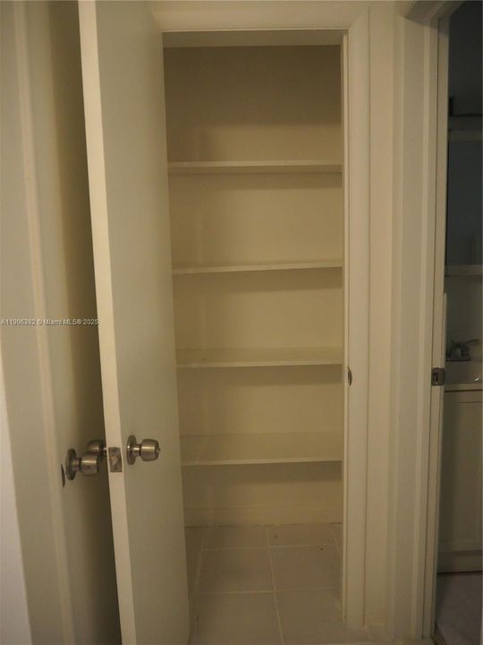 最近租的: $1,700 (0 贝兹, 1 浴室, 380 平方英尺)