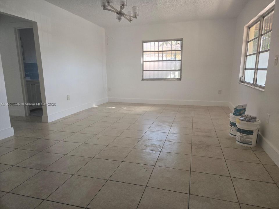 Recently Rented: $4,200 (5 beds, 4 baths, 1715 Square Feet)