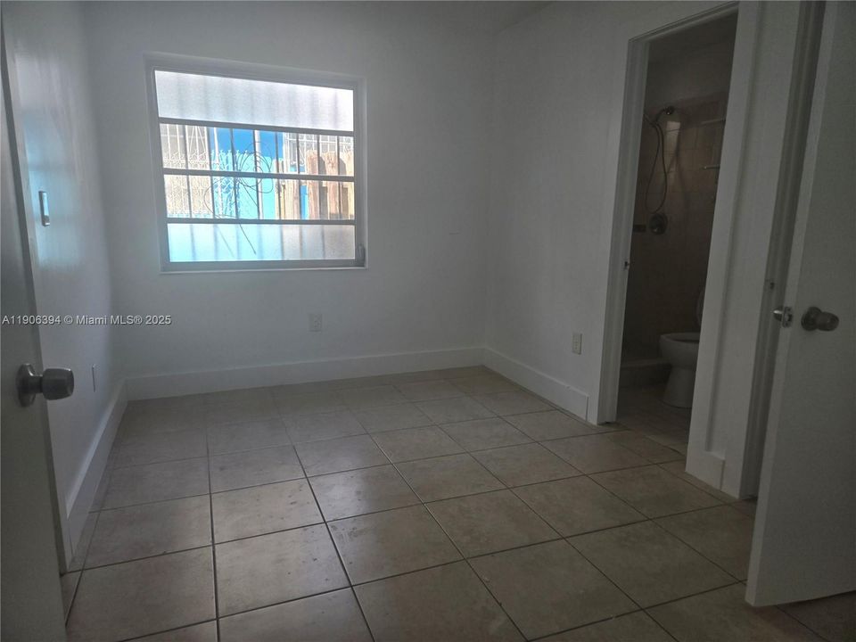 Recently Rented: $4,200 (5 beds, 4 baths, 1715 Square Feet)