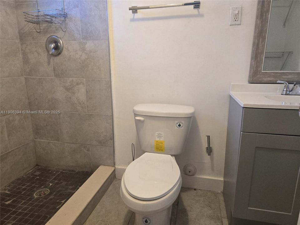 Recently Rented: $4,200 (5 beds, 4 baths, 1715 Square Feet)