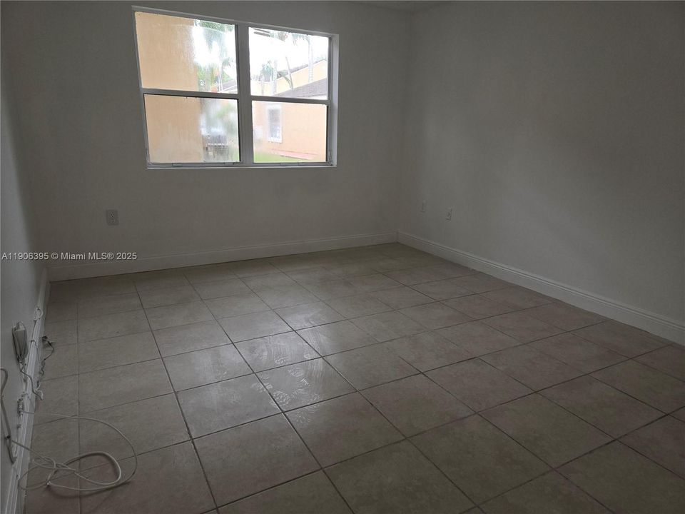 For Rent: $2,200 (2 beds, 2 baths, 1084 Square Feet)