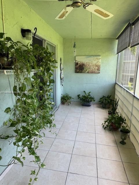 For Sale: $102,000 (1 beds, 1 baths, 660 Square Feet)