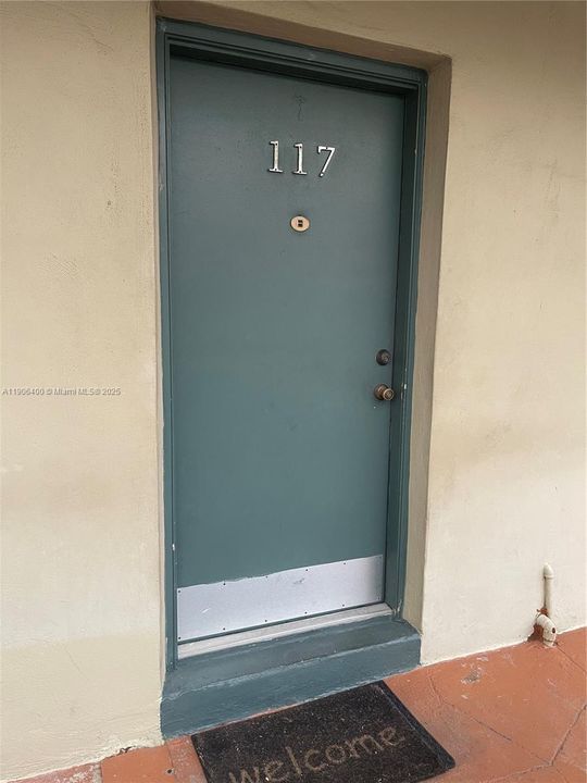 For Rent: $1,900 (1 beds, 1 baths, 671 Square Feet)