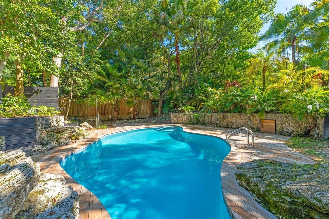 For Sale: $3,652,500 (4 beds, 3 baths, 4480 Square Feet)