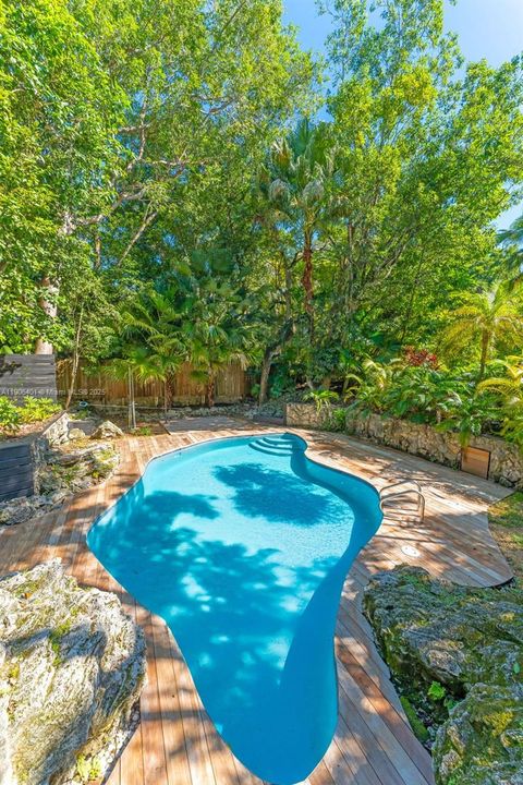 For Sale: $3,652,500 (4 beds, 3 baths, 4480 Square Feet)