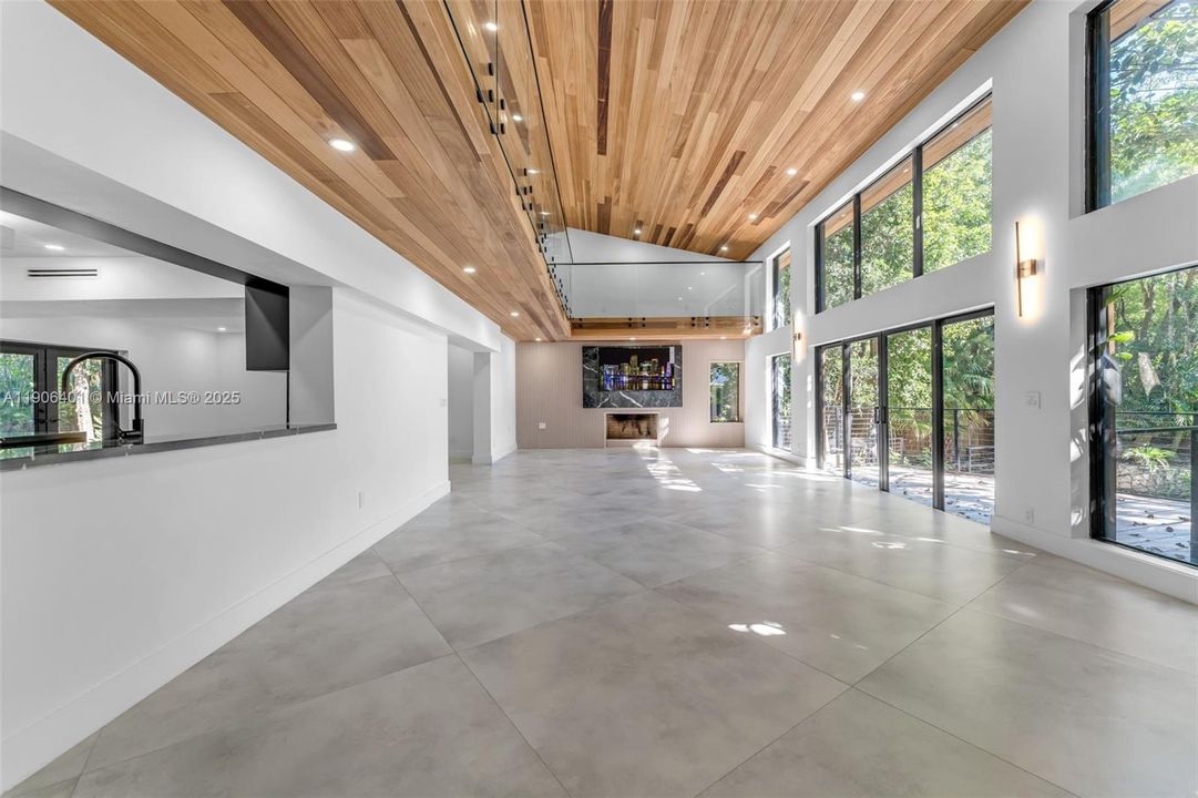 For Sale: $3,652,500 (4 beds, 3 baths, 4480 Square Feet)