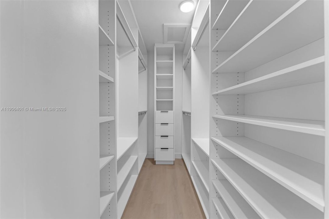 For Sale: $3,652,500 (4 beds, 3 baths, 4480 Square Feet)